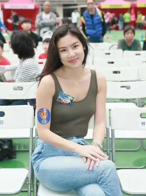 丰腴有致,香港最纯欲的水蜜桃女孩,她凭什么一直美丽|嫩模|昆凌|方媛