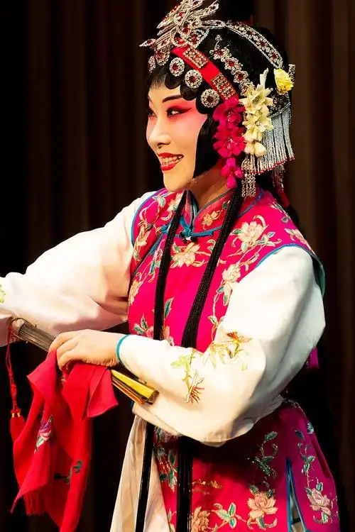 京剧卖水旦角人物抓拍梅英一