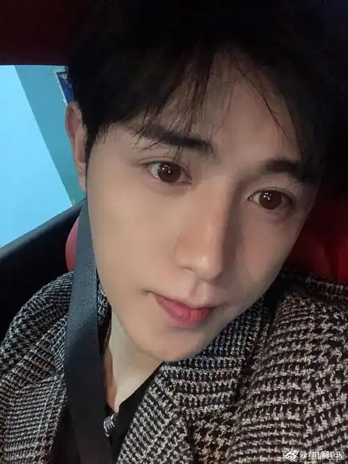 网恋祖师爷童锦程订阅破百万,成功背后原因也令人辛酸