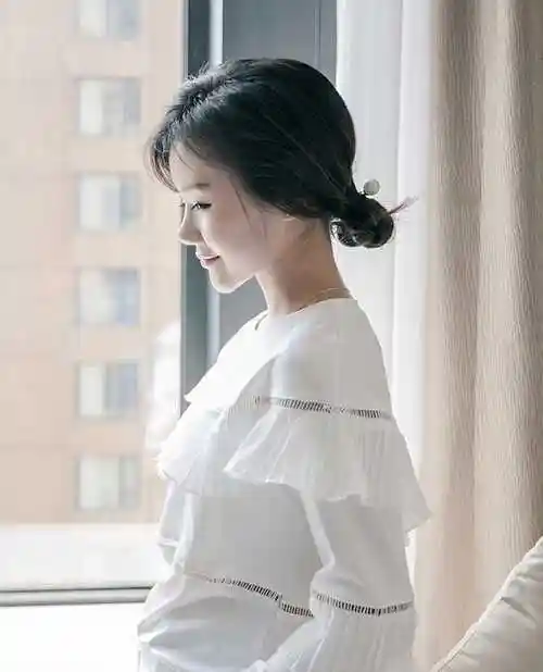 慵懒低马尾发型图片欣赏