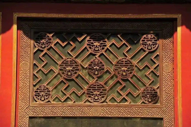 故宫的花窗,不同的图案里蕴含着不同的花花世界_寓意_样式_菱花