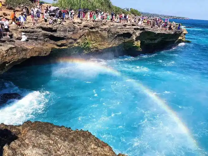 恶魔的眼泪遇见彩虹
