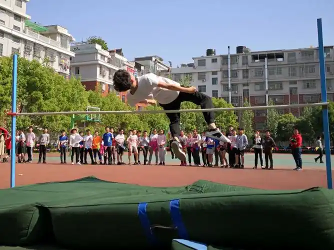 动作要快,姿势要帅------记黄杨梅小学2018春季田径运动会