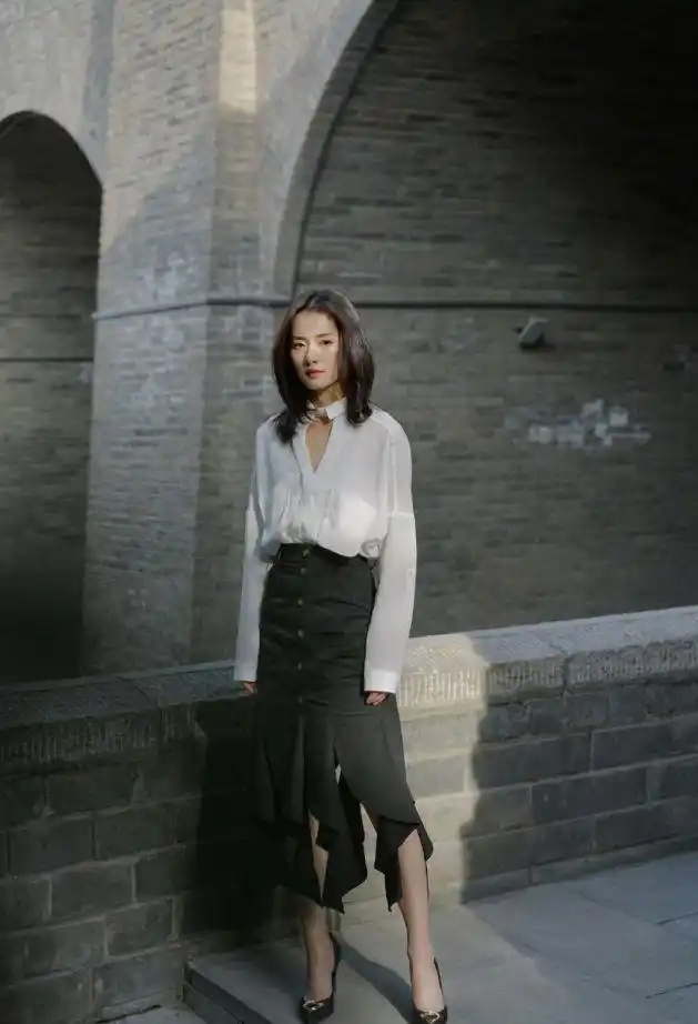 原创30岁柴碧云厉害了六套造型玩转复古高级随手一拍都是杂志大片