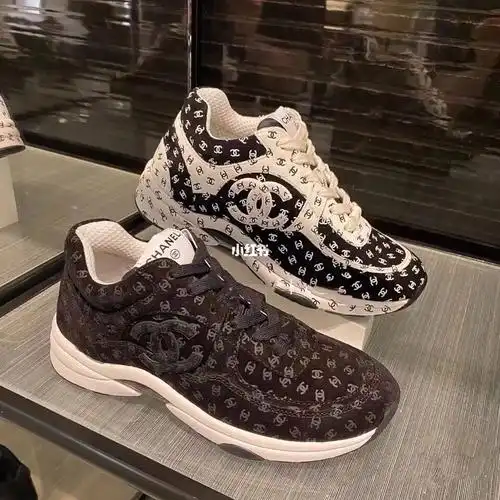 chanel香奈儿新款女鞋黑白熊猫暗纹满logo系带平底休闲运动鞋