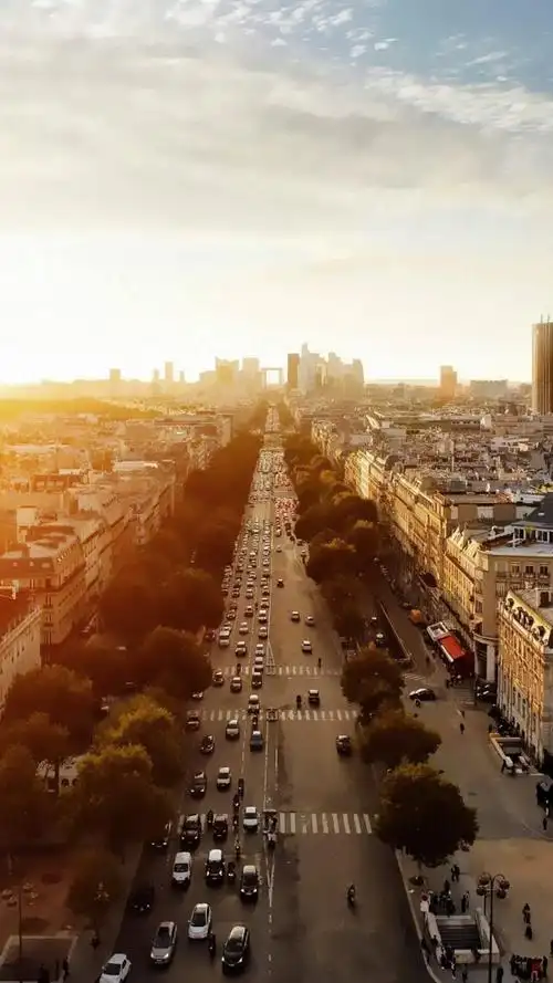 鸟瞰城市街景风光