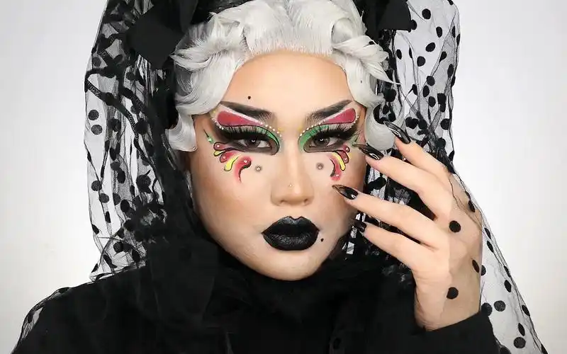 玩转女巫妆容,万圣节必备神器!