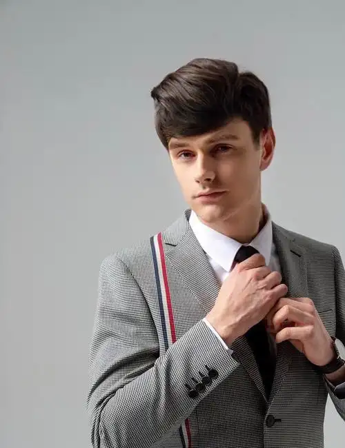 小明是被发型耽误的颜值代表!建议非正发型师进来看