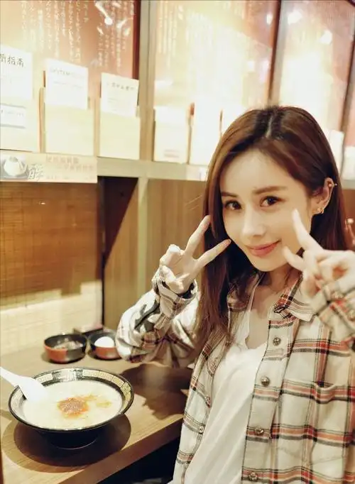 撬走秦奋9个亿被王思聪骂地摊货的韦雪是励志还是卑劣