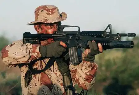 56步枪上使用,是越南战争时代m79榴弹发射器的替代品,通用40毫米低速