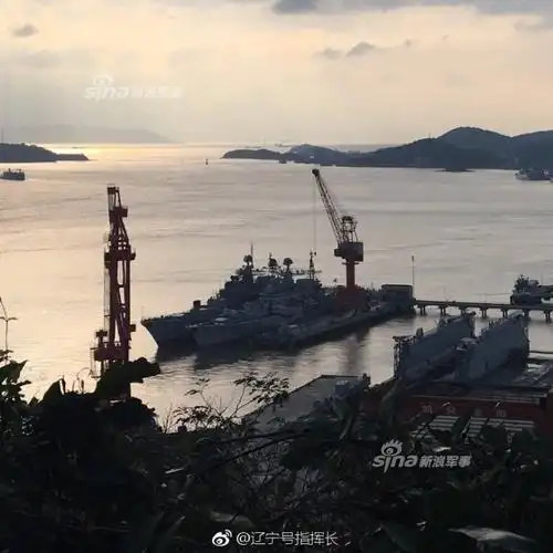 我军两艘现代级舰春节喜同框:136号魔改大功将成