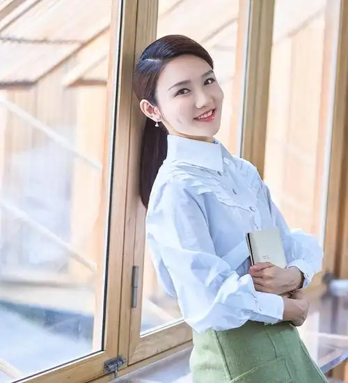 央视美女龙洋私生活曝光,她30多岁了,但仍旧是一个单身的状态