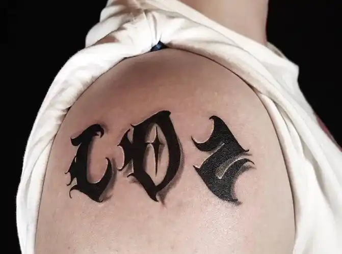 字母纹身图片