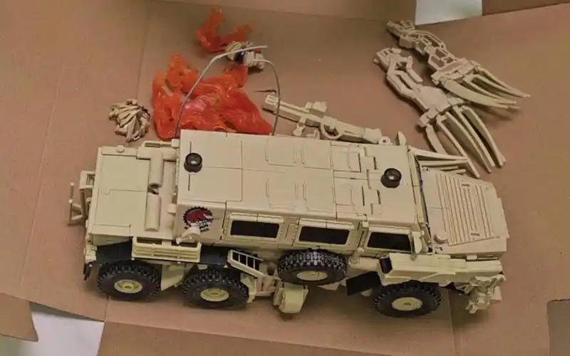 变形金刚大师级玩具mpm14碎骨魔开箱视频