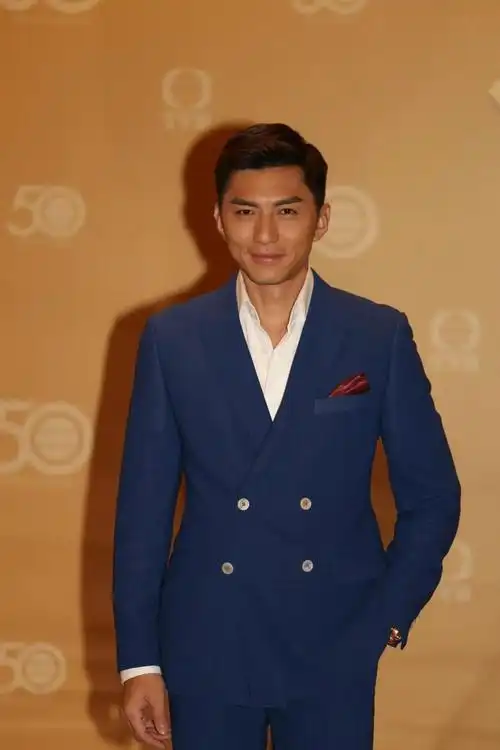 《再创世纪》袁伟豪周丽淇玩姐弟恋 钟嘉欣回归客串三集!