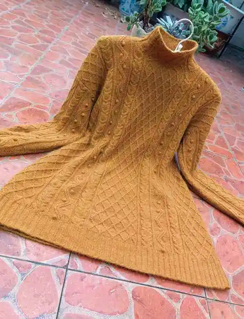 女士棒针经典花样组合高领毛衣