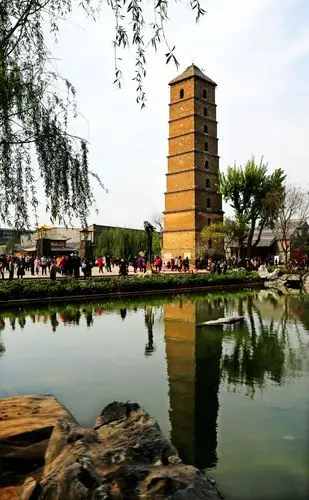 文峰塔光耀洛邑古城