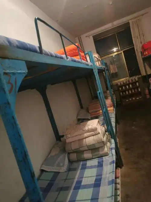 让我们的宿舍成为"星级宿舍"------东苑高级中学高二年级宿舍内务整理