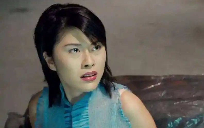 剧中女演员比较少,但在剧中扮演方婷的黎淑贤却吸引了不少人的关注