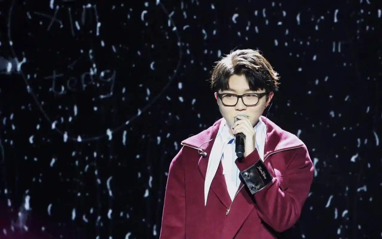 星娱资讯速递# #薛之谦毛不易官宣音综##薛之谦毛不易综艺同框# 痰浇