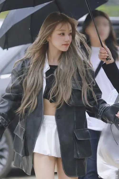 宋雨琦请把皮衣焊在身上##奔跑吧