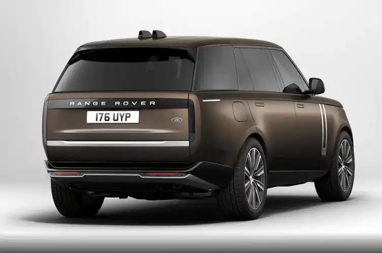 新一代路虎揽胜运动版,外观更激进,拥有三种动力版本选择