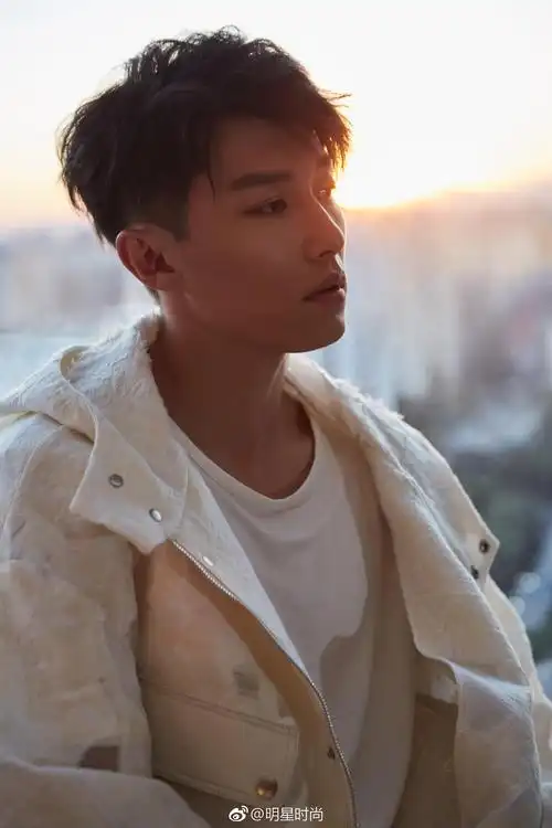 金城少爷有,帅哎!@代旭 受邀出席第四届时尚北京之夜