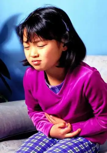 条件也越来越好,但是却更容易生病,尤其是小孩子性早熟的案例越来越多