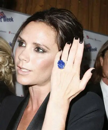 贝嫂坐拥13枚婚戒总价达4200万元