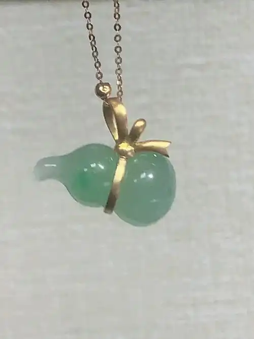 翡翠立体葫芦镶嵌