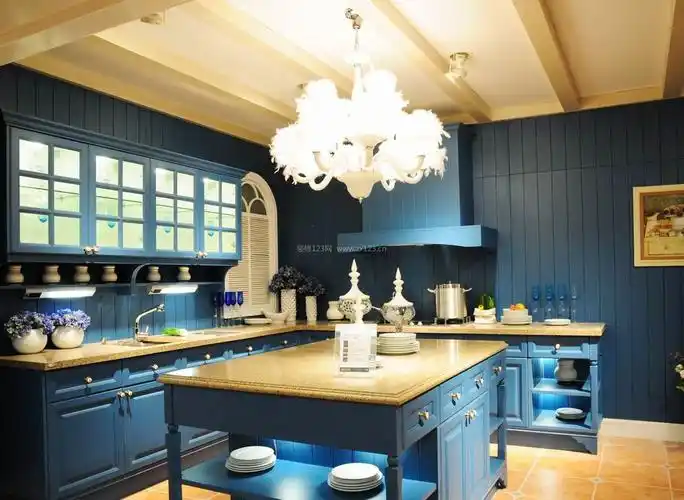 2022地中海风格厨房壁柜装修效果图片