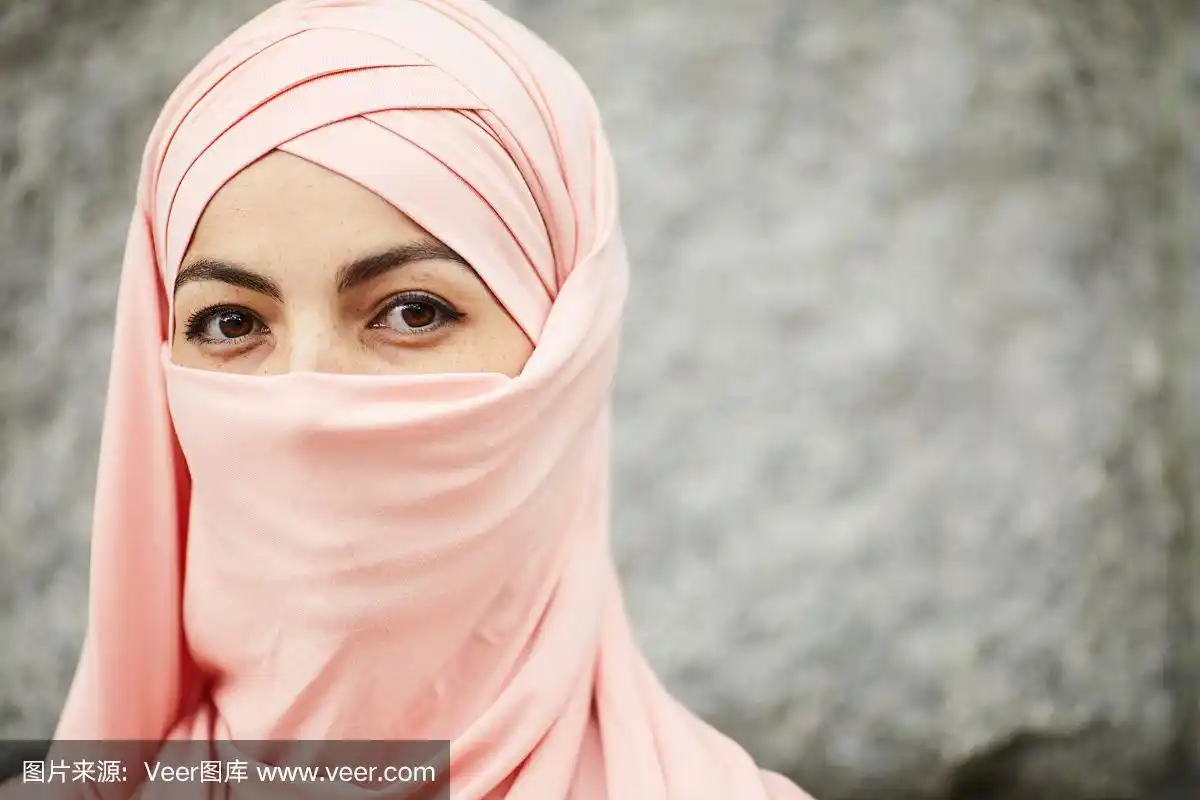 戴头巾的阿拉伯妇女