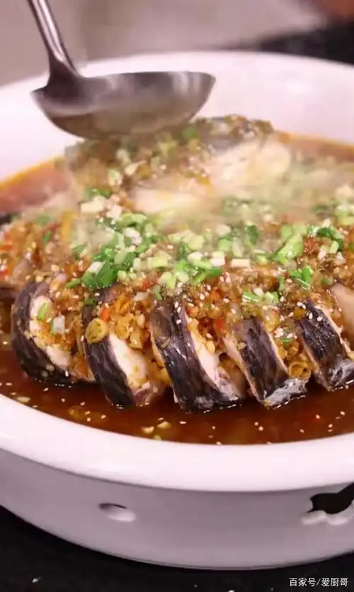 重庆过江鱼,味型咸鲜微辣