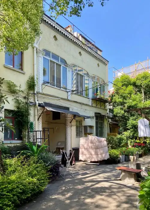 14)淮海中路1412弄11号,建于民国时期,徐汇区文物保护点.