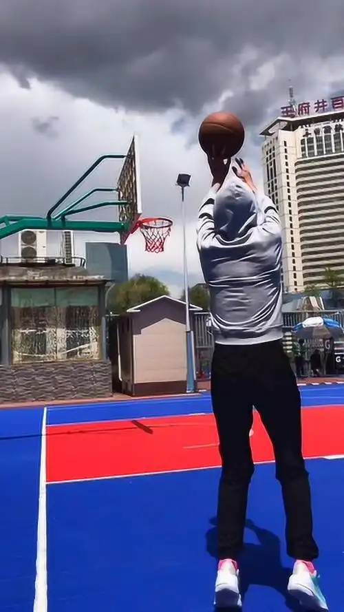 看这投篮姿势帅不帅,致敬科比