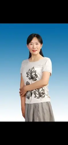 请将实小班主任照片于周六前冲洗出来,每个教师照片只需要一张,放置