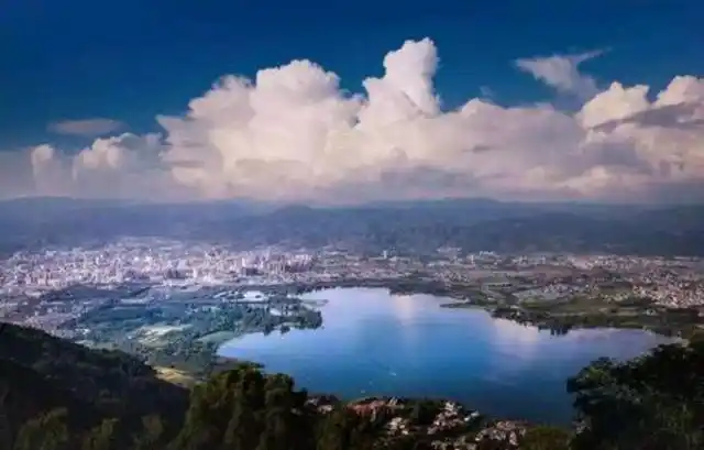 四川gdp最高的县级市,海拔1500米,是著名的旅游城市