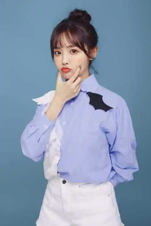 p>朱容君 sup class="normal">  /sup>,别名兔子牙,歌手,演员.