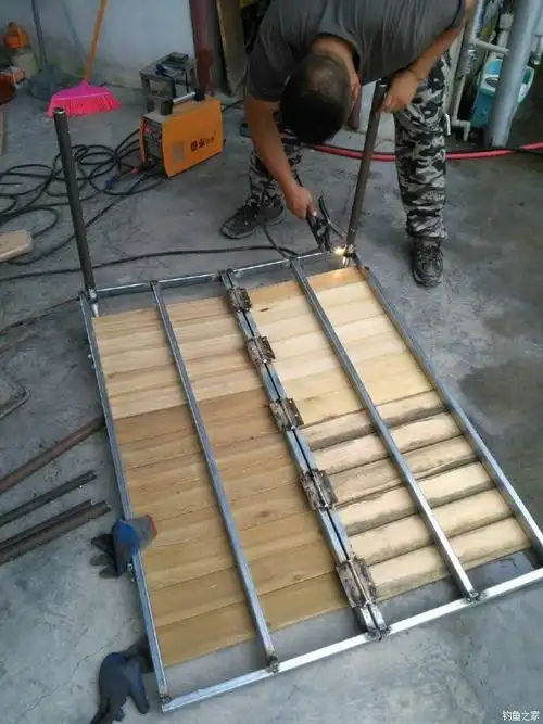 自制防腐木钓台