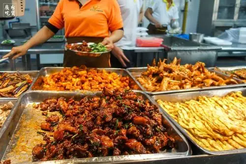 看看别人学校的饭堂:广州体育学院!