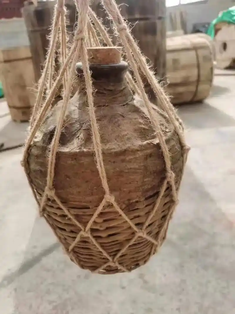 仿古酒瓶 #酒坛子 #纯手工打造 #纯粮食酒 #品酒品人生 - 抖音