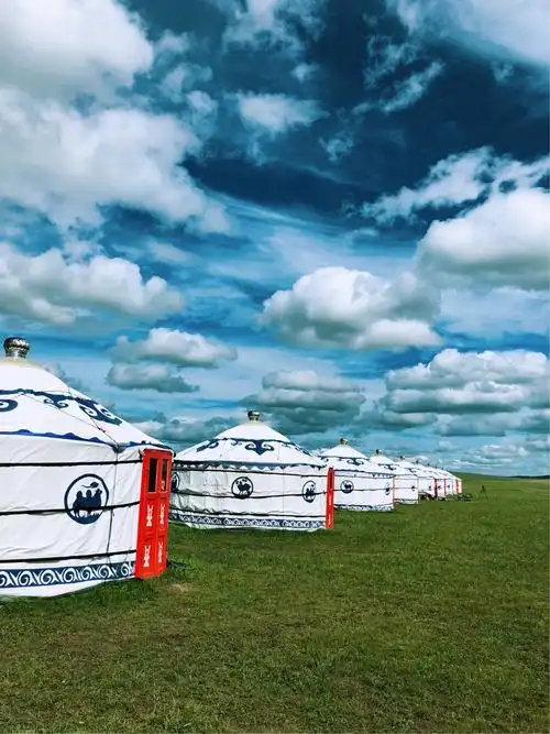 蒙古包错落有致