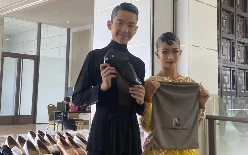 王崇墨李茉晗 站上赛场,你就是我的底气_哔哩哔哩_bilibili