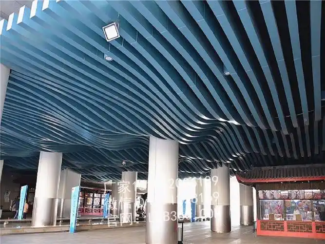 木纹铝合金方管厂定做造型方管装饰护墙吊顶金属方条