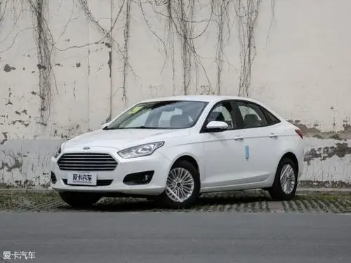 10万左右合资紧凑型车全新悦动对比福睿斯