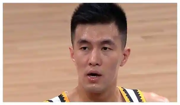 郭艾伦新发型引球迷嘲笑,表示整回来太贵,无力支付._篮球_形象_赛场