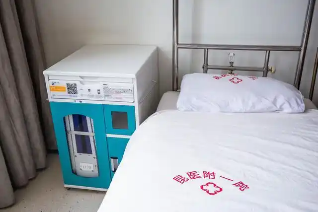 暖心的便利累了么智能陪护设备亮相云大医院