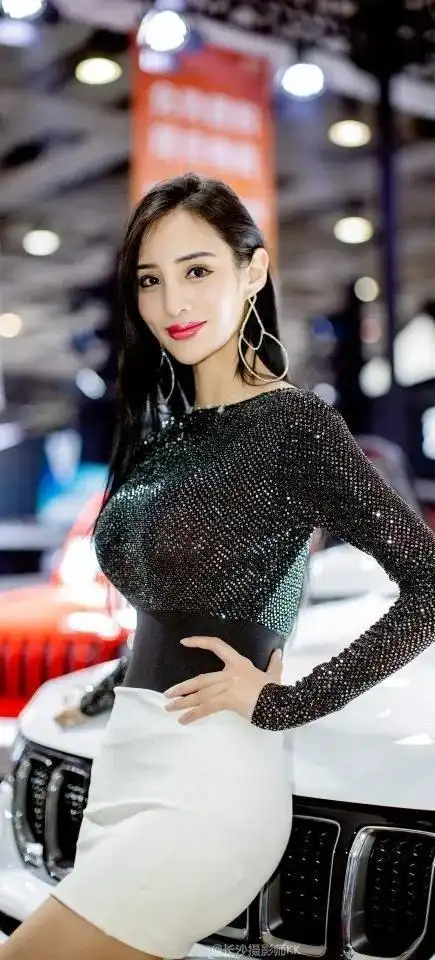 中国第一美腿车模吴春怡高挑性感美若天仙