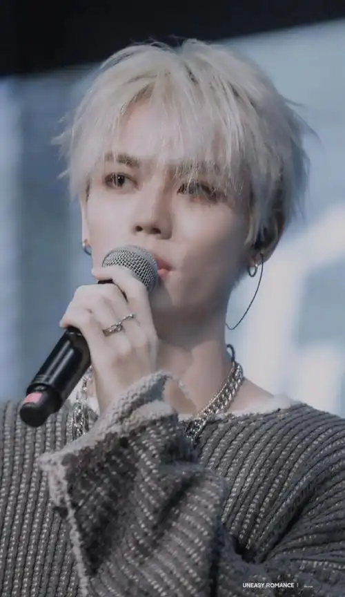 内娱银发漫撕男#林彦俊银发漫撕男什么时候再染发呀