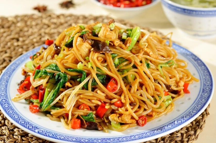 江西人爱吃的炒米粉,为何走不出江西?网友:实力太弱不允许